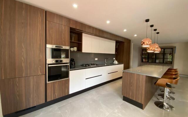 Charmante villa avec piscine au calme, 6 personnes