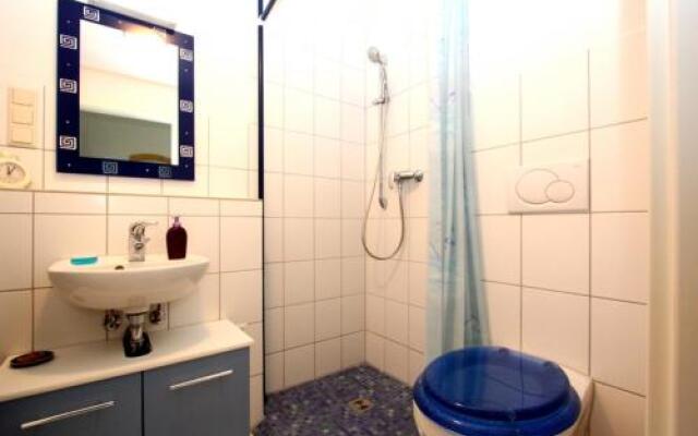 2 Private Single Rooms (5099)