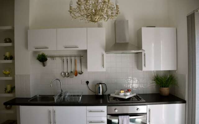 Stylish Apartment 16min from Stratford International