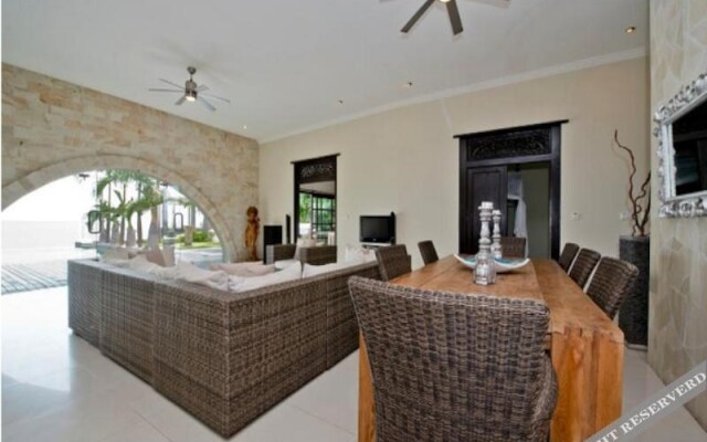 Villa Sensey