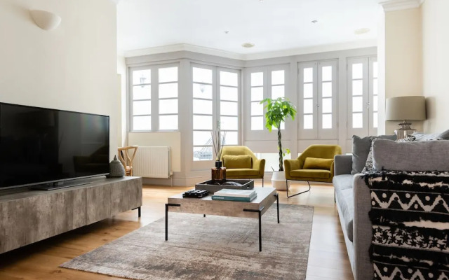 The Luxe Chelsea Townhouse