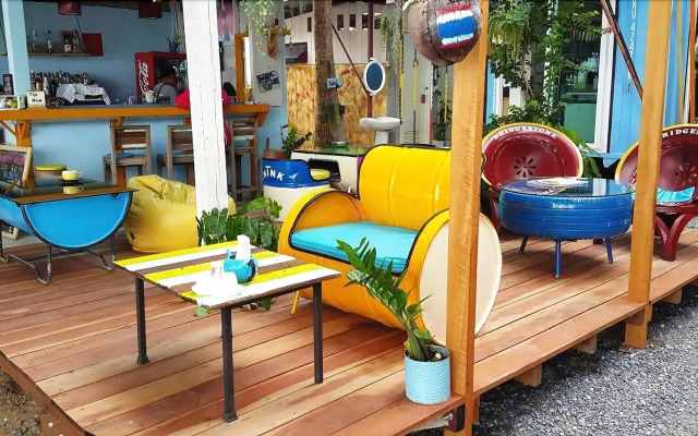 Think & Retro Cafe Lipa Noi Samui