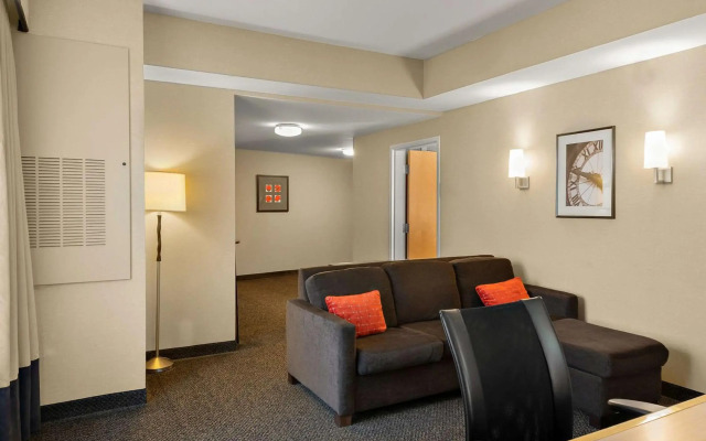Cambria Hotel Columbus - Polaris