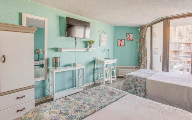 Oceanfront Myrtle Beach Studio w/ Pool Access!