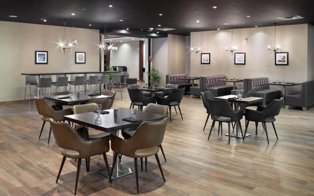 Four Points by Sheraton Edmonton West
