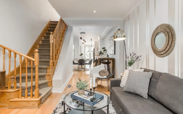 Homey & Elegant 3-bedroom House in the Annex