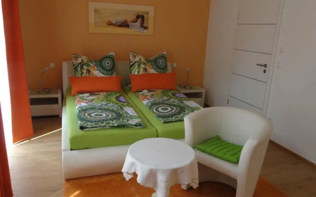 Top 2 Zi-Wohnung, 350 m zum See