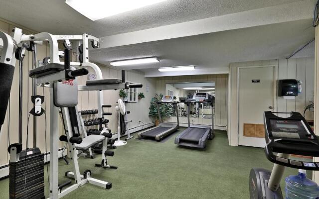 Cedarbrook Hotel Room w/2 Doubles 218