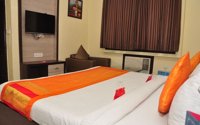 Hotel Aaditya Majha Continental by OYO Rooms