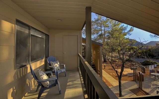 Red Rock Retreat 1BR by Casago