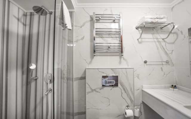 Rose Garden Suites