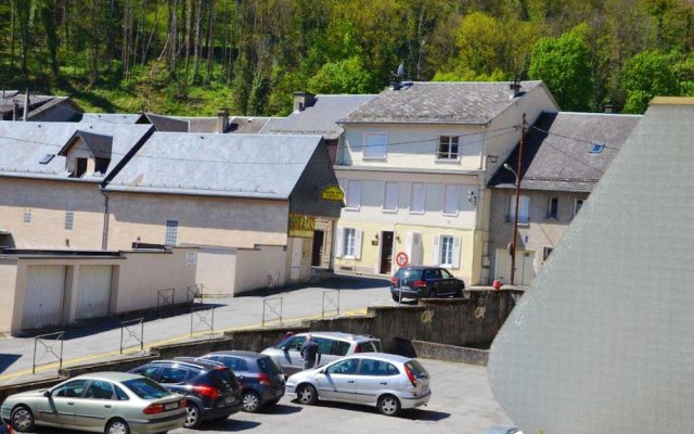 Apartment With 2 Bedrooms in Bagnères-de-luchon, With Wonderful Mounta