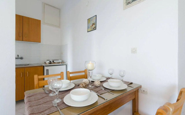 Aglaia Apartments & Studios