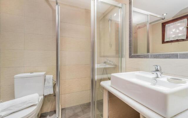 Garden Village Hotel