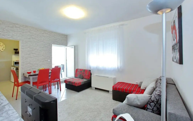 Tranquil Apartment in Bibinje With Garden