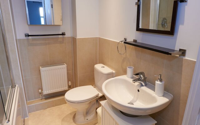 Two Bed - Close to North Station and Hospital