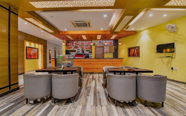 OYO 15556 Hotel Wind Palace