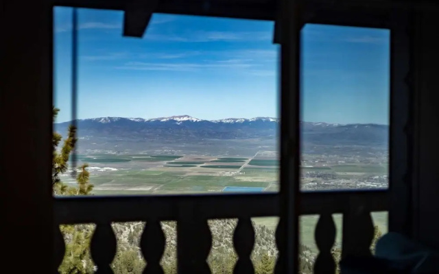 Mile High Mountain - Carson Valley Views