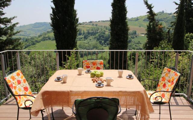 Beautiful Farmhouse in Montecarotto with Private Terrace