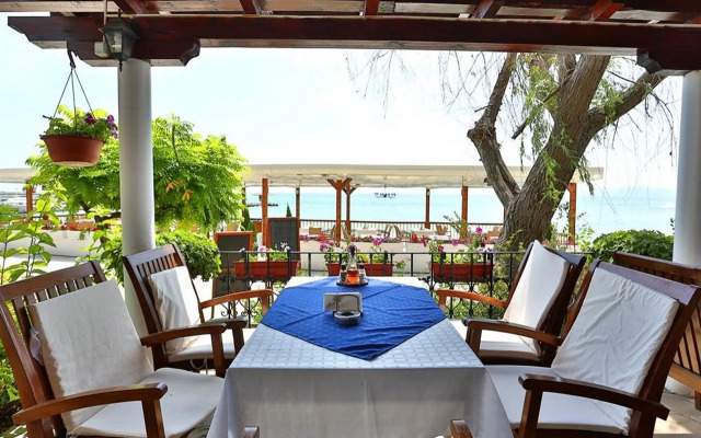 White House Family Hotel