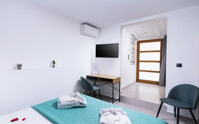 Alcyone Studios and Apartments