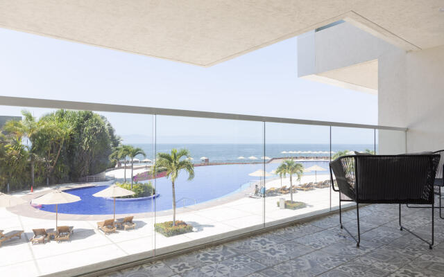 Capitalia Tres Mares Beachfront Oasis