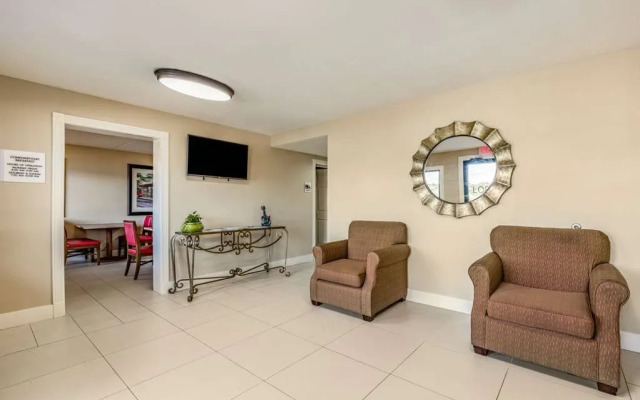 Rodeway Inn & Suites