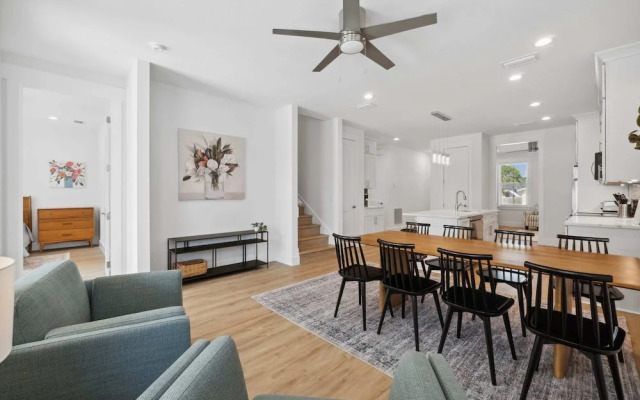 Blissful Getaway 4 BDR Whole Home Heated Pool!