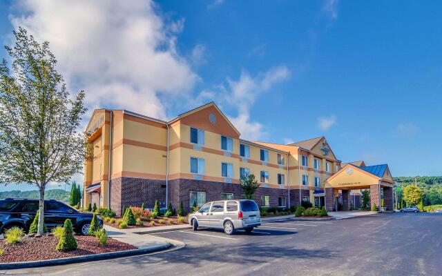 Comfort Inn & Suites Hillsville I-77