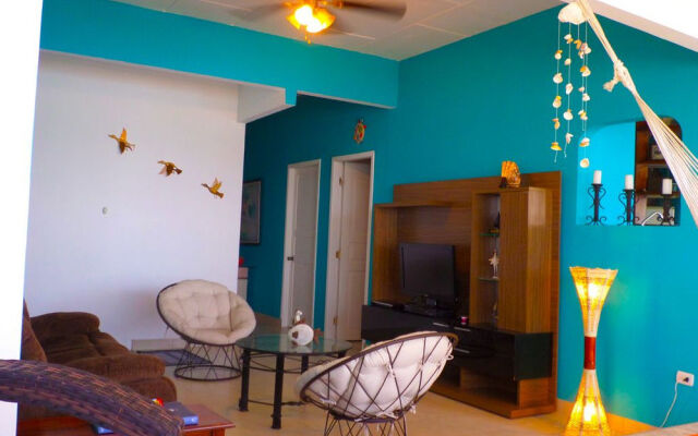 Chescos Hostel & Hotel