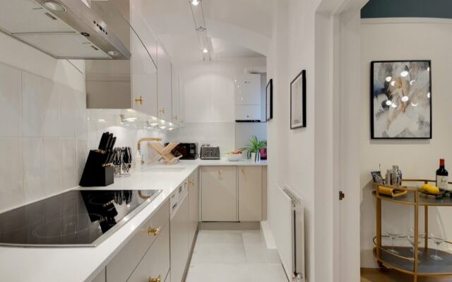 The Heart of South Kensington - Modern & Spacious 1BDR Apartment