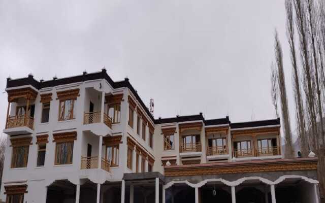 Hotel Paradise Ladakh