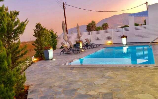 Sam29 3-bed Villa in Monolithos