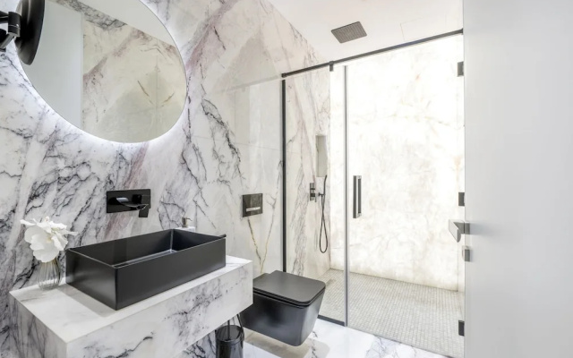 Luxe Dubai Marina 3Flr 4BR w Pool Sauna