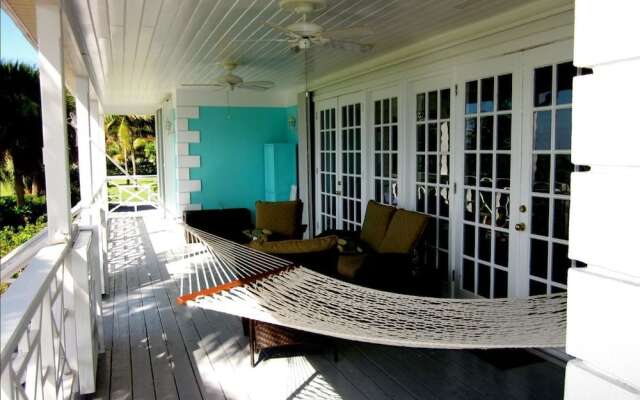 The Blue Inn Villa, 3 Bedroom Vacation Home