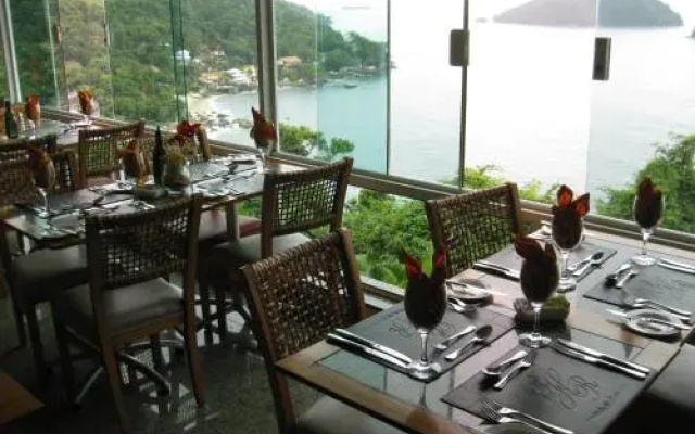 Apto no Condominio Porto Real Resort