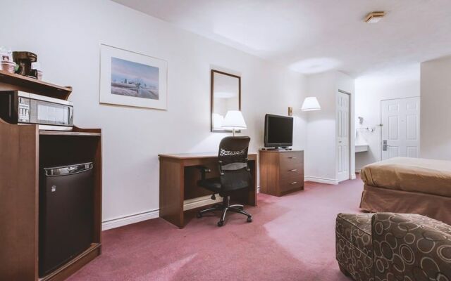 Sky-Palace Inn and Suites McCooK