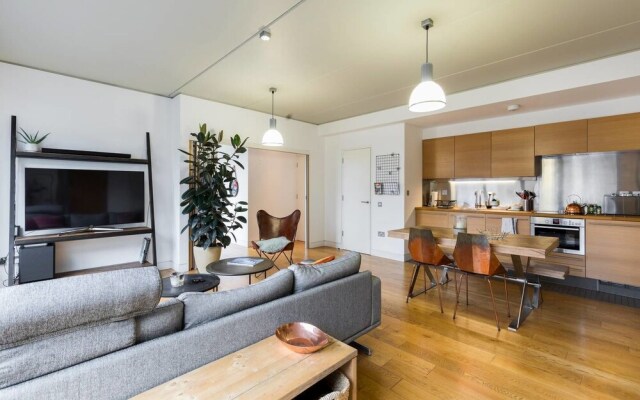 Spacious 2BR Modern Home in Shoreditch