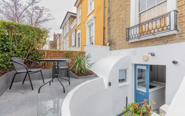 Sleek & Well-connected Studio Flat Archway!