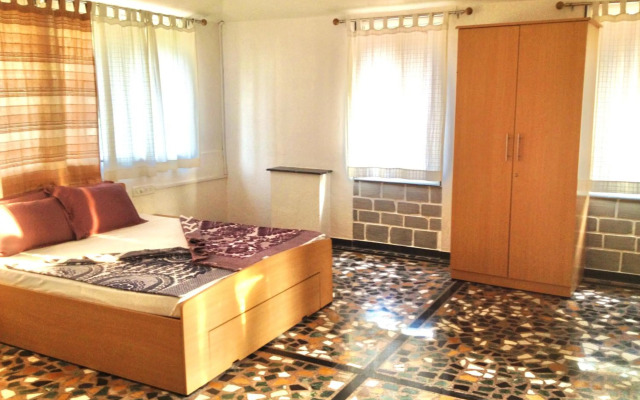 Anandvan Holiday Homes, Wai