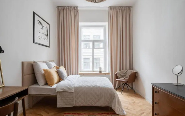 APARTURA (АПАРТУРА) на переулке Кузнечный 22