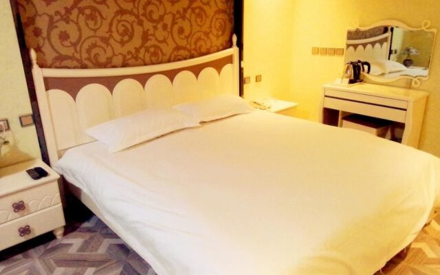 Longbai Business Hotel