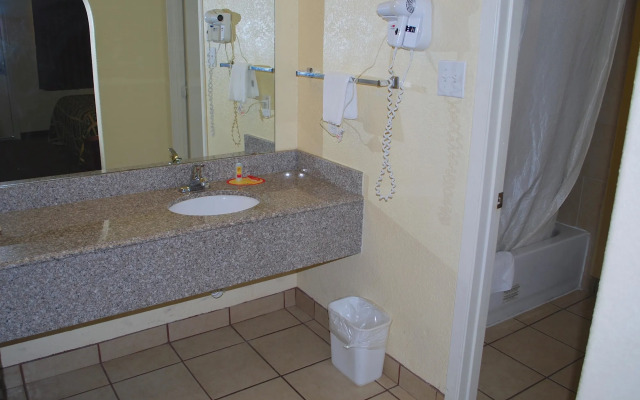 Econo Lodge San Marcos University Area