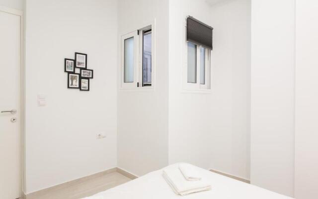 Minimal 2 BR near Olympic Stadium - 15 min walk