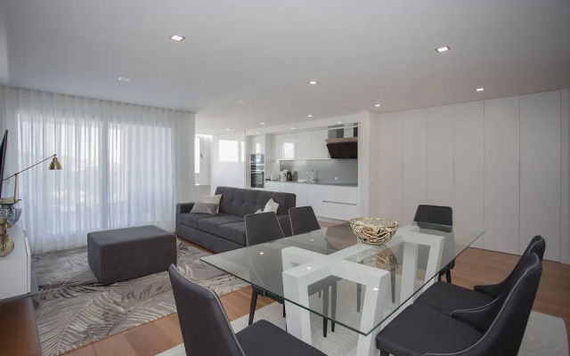 Liiiving -Luxury River View Apartment VI