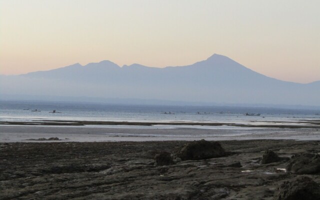 Ekas Surf Resort