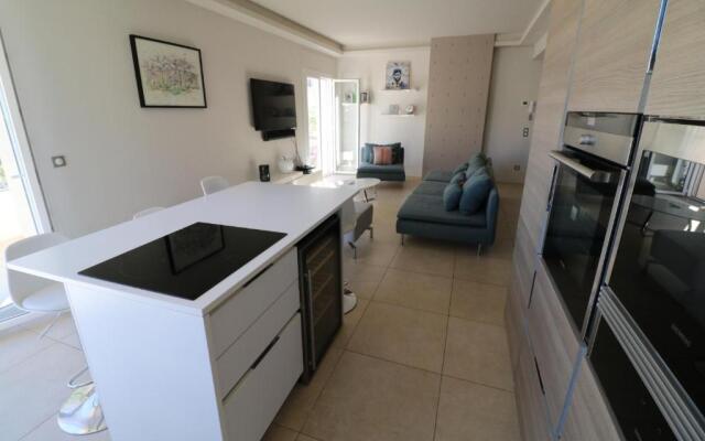 Fantastic Penthouse 3 Bedroom Croisette 406