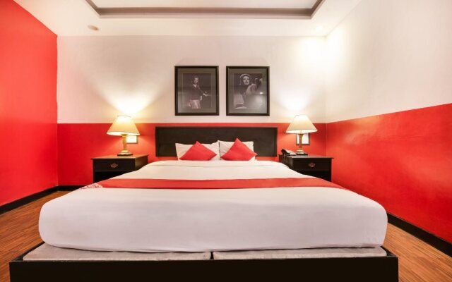 Red Rose Hotel