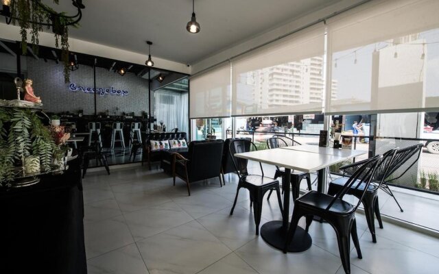 Sea Breeze Residence