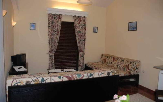 Penelope Suites